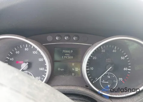 2006 Mercedes-Benz Ml 350 4Matic z USA, uszkodzony, nr VIN 4JGBB86E56A064117